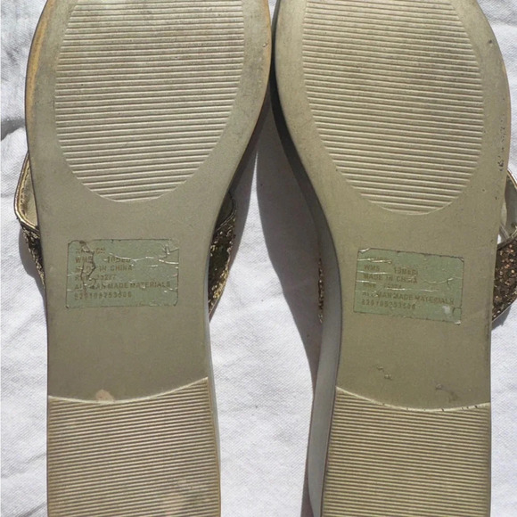 Candies Gold shimmer wedge sandles, size 10 med - Picture 5 of 10